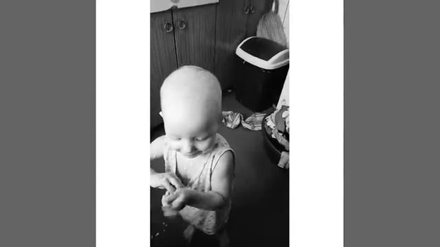 Дети такие дети ? или как мы кушали сметану и мороженое ?