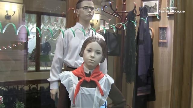Песня "Московские окна". ГУМ, Москва. Song "Moscow windows". GUM, Moscow. смотреть онлайн