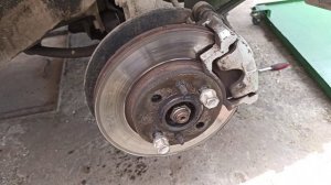 Как открутить болт коленвала. Гранта