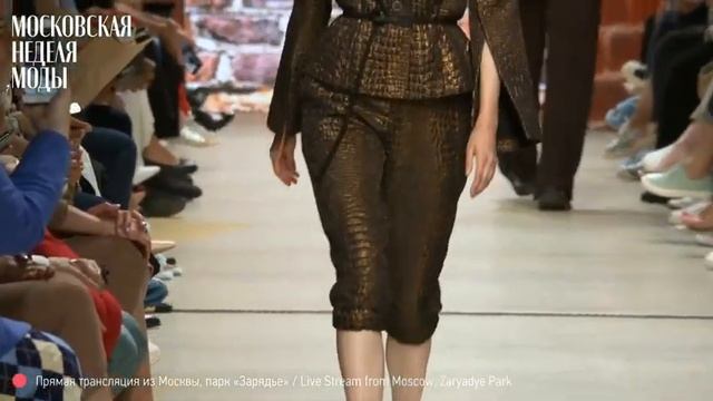 Модный показ Julia Dalakian, коллекция в атмосфере Rock Cafe. смотреть онлайн