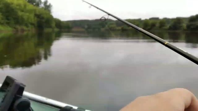 Рыбалка на хищника со спиннингом на Днепре смотреть онлайн