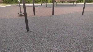 закатал резиновой крошкой бетонную площадку,мне нравится!!!