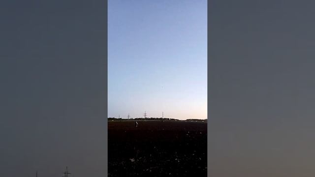 Пробный запуск на даче(самый лучший) летающее крыло. смотреть онлайн