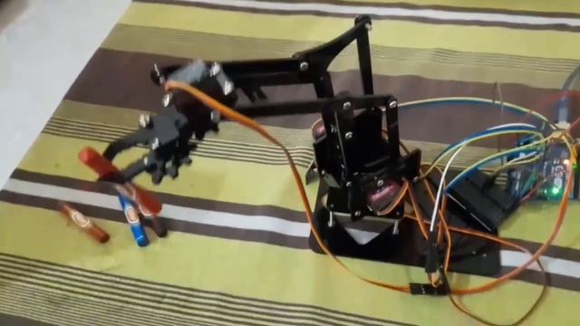 Java Institute Robot Arm (version: 1.0) смотреть онлайн