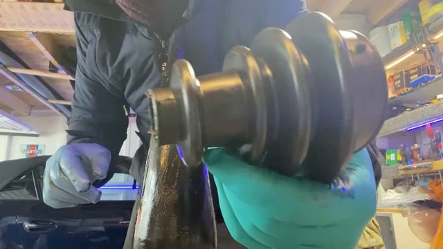 Transit Custom CV Boot Replacement 2.2 Tdci 2016 + shaft popping out of gearbox!! смотреть онлайн