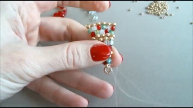 Серьги Новогодняя Елка из чешского камня и бисера смотреть онлайн