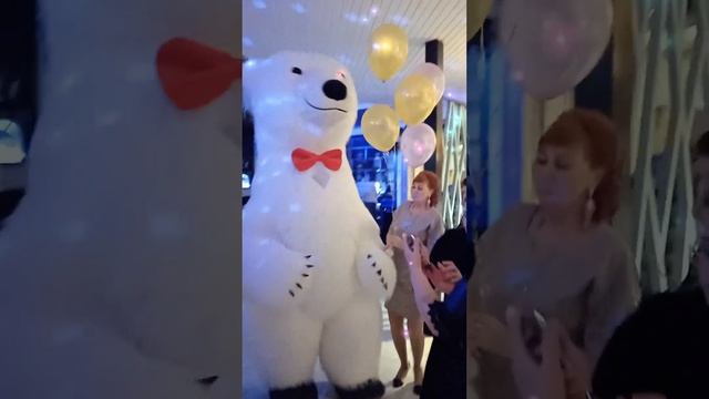 Поздравление от белого мишки в Оренбурге. 4 декабря 2022 г. смотреть онлайн