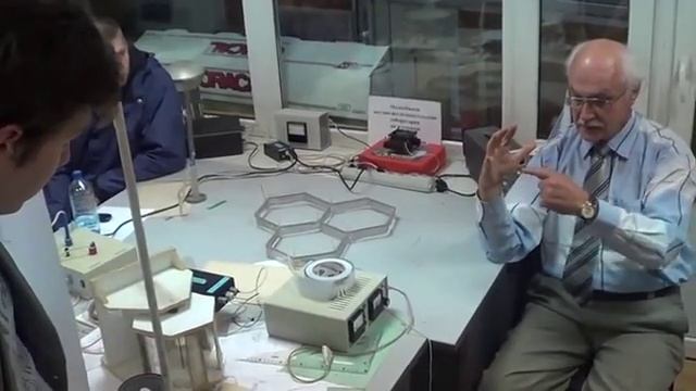 Лавриненко М. М. о полёте жуков. Вырезка из сюжета на канале Глобальная Волна смотреть онлайн