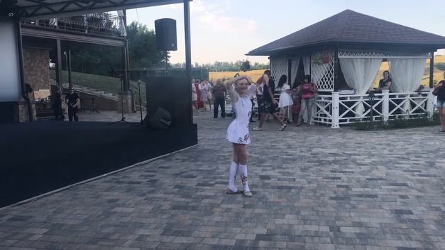 Танец.Калинка-малинка.Минута славы.Белгород.Ресторан Самовар. смотреть онлайн