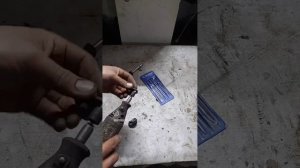 Концевик двери на Дэу Нексия.