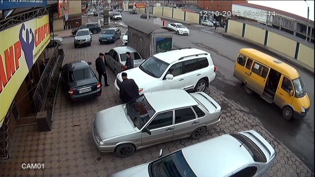 Polyvision PNM-A2-V12 v.2.3.6 День Пасмурно Авто Люди смотреть онлайн