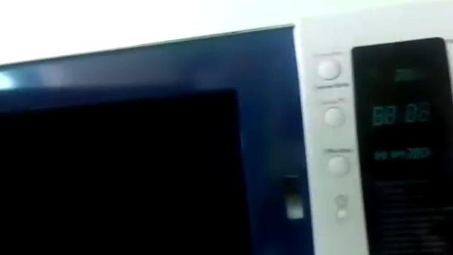 микроволновая печь с грилем и конвекцией Б/у. Обзор В отличном состоянии Samsung CE118KFR смотреть онлайн