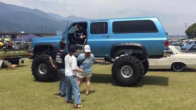 1987 Lifted Squarebody Suburban!