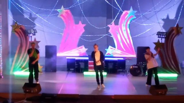 Арсений, Георгий, Давид - студия " Капель" "На часах ноль-ноль" смотреть онлайн