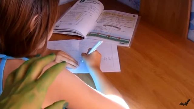 Выросли зелёные пальцы! И эти зелёные пальцы чуть не задушили девочку!! City News TV смотреть онлайн