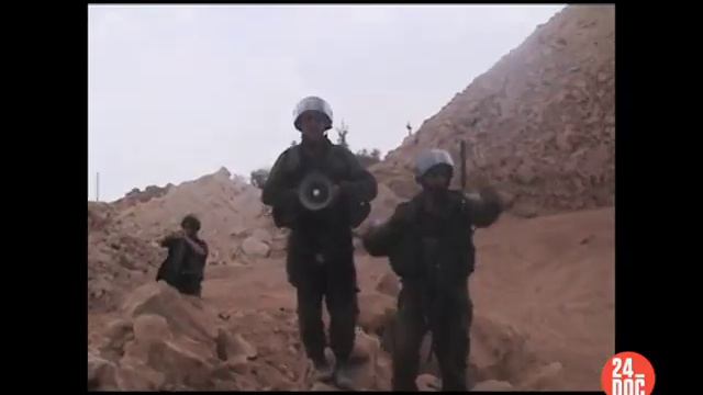 24_DOC: ПЯТЬ РАЗБИТЫХ КАМЕР смотреть онлайн