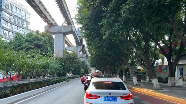 重庆沿江之旅-行驶在山城最平坦的道路 смотреть онлайн