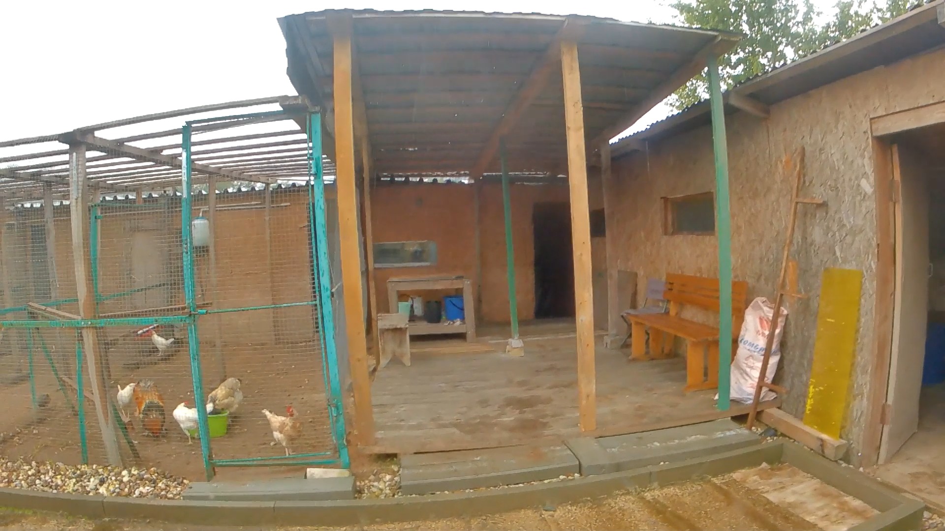 Новый навес расширил площадь забойной комнаты и не только... смотреть онлайн