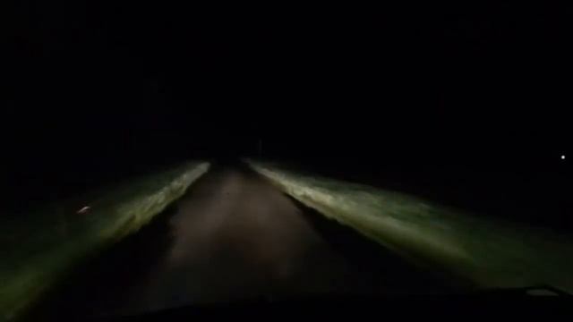 Testing out my NIKON L120 videoing at night in car смотреть онлайн