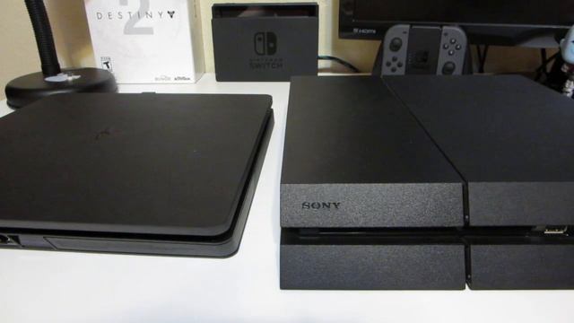 PS4 Slim vs PS4 Comparison w/ Controllers смотреть онлайн