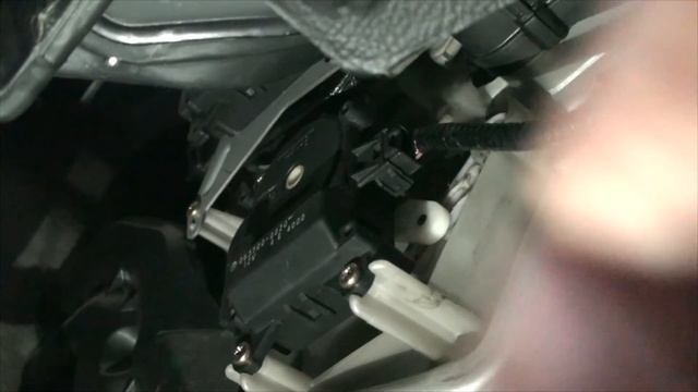Сервоприводы печки Lexus RXII 300/330/350: Замена, ремонт и неисправности