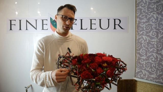 Букет на 14 февраля на каркасе в виде сердца. смотреть онлайн