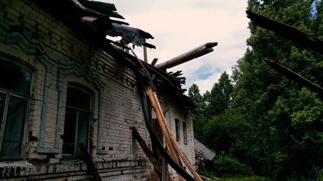 Разбираем крышу старинного дома прадеда в деревне смотреть онлайн