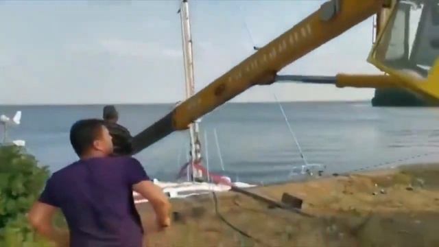 Утопил яхту смотреть онлайн