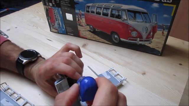 VW T1 Samba Bus Ravell 1:24 Model смотреть онлайн