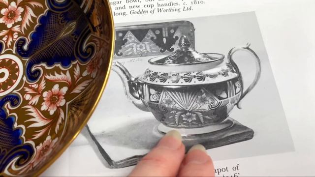 Сияющее трио Coalport, 1810th смотреть онлайн