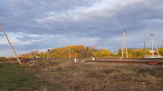 Тепловоз 2ТЭ10М-0818 С недавнего ремонта. смотреть онлайн