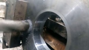 Крепление детали в резцедержатель.