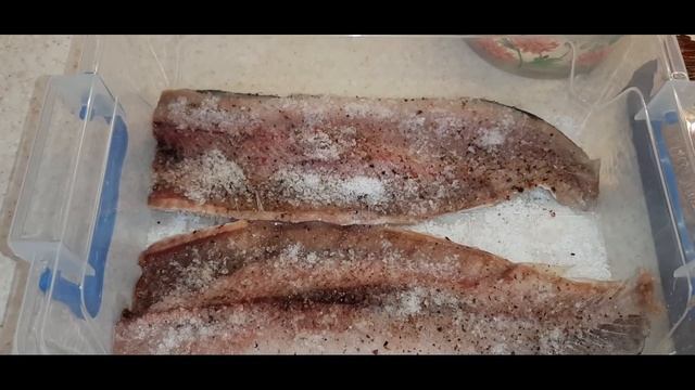 КАК ЗАВЯЛИТЬ СЕЛЕДКУ. ОЧЕНЬ ВКУСНАЯ ВЯЛЕНАЯ СЕЛЬДЬ. смотреть онлайн