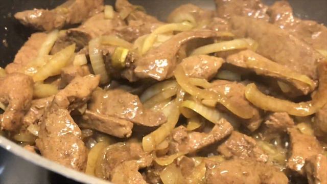 КАК ПРАВИЛЬНО ЖАРИТЬ ПЕЧЕНЬ С ЛУКОМ! смотреть онлайн