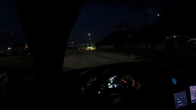 Maserati Granturismo S in a Tunnel - Incredible Ferrari engine sound смотреть онлайн