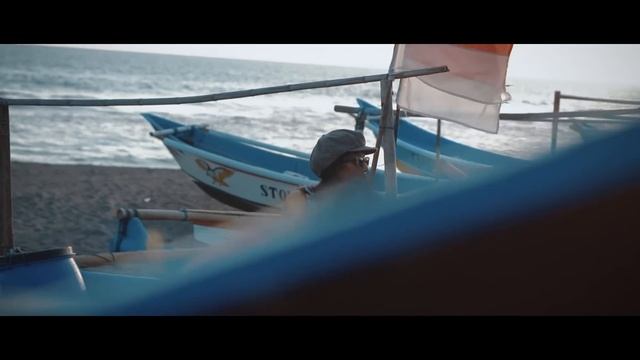 Kalau Bulan Bisa Ngomong (Reggae Version) смотреть онлайн