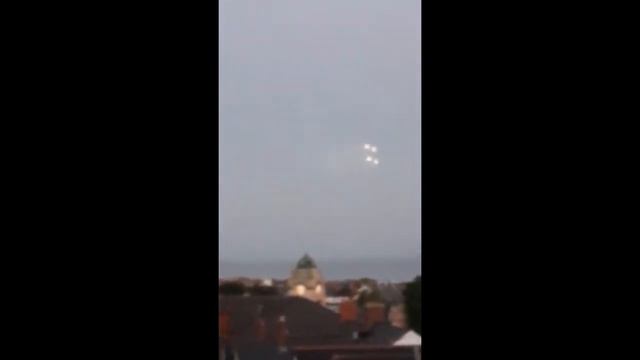НЛО пойманы на пленку над Уэльсом, Великобритания смотреть онлайн
