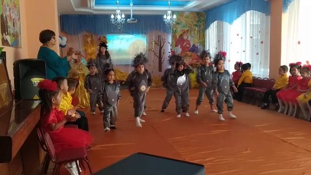 Танец ежиков смотреть онлайн