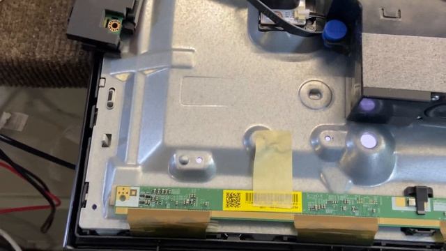 Ремонт телевизора Samsung UE43MU6100 ПАНЕЛЬ CY-GM043HGAV1V. Искажает изображения, полоски, рябь. смотреть онлайн