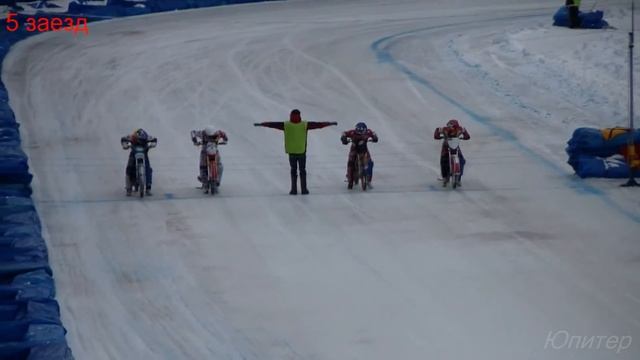 27.12.15г. ЛЧР по мотогонкам на льду. Тольятти. Финал 1. 2 этап. 5 заезд. смотреть онлайн