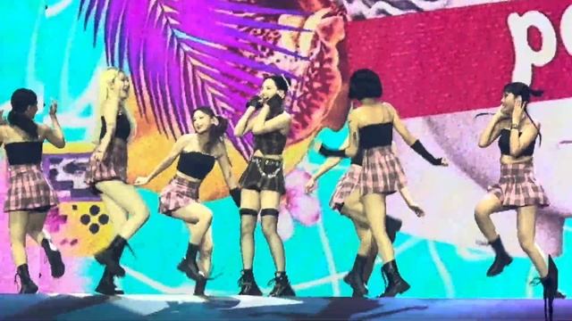 TWICE 5th World Tour 'Ready To Be' in Dallas　NaYeon Solo『Pop!』 смотреть онлайн