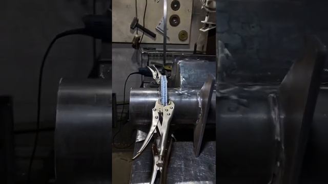 Выглядит довольно угрожающе, но это всего лишь камера смешивания? #штукатурнаястанция #производство