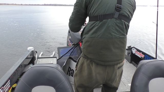ДА ЛАДНО? Кто живёт в ЭТИХ КОРЯГАХ? Учимся понимать, что показывает эхолот Lowrance смотреть онлайн