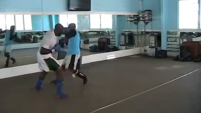 SwitcH and Moose sparring in St. Kitts - oracle MMA смотреть онлайн