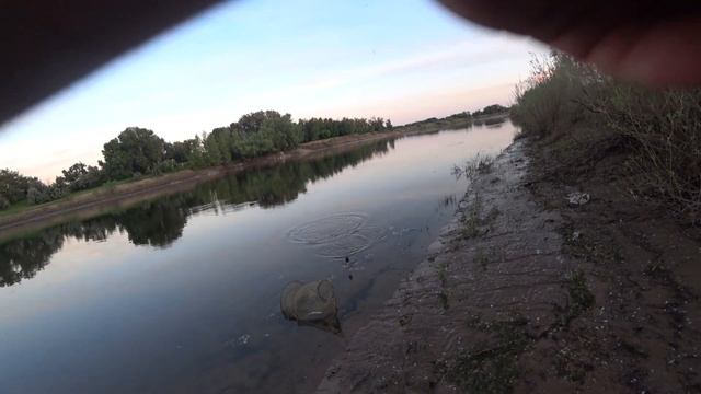 Река Ахтуба. Рыбалка с ночевкой. Закидушки Фидер. Ночь в палатке. смотреть онлайн