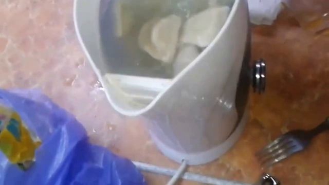 Типичный общажный повар.