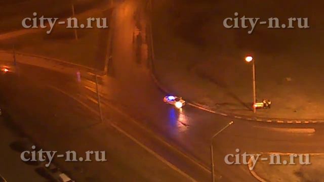 В Новокузнецке попытку уйти от полицейской погони пресёк столб смотреть онлайн