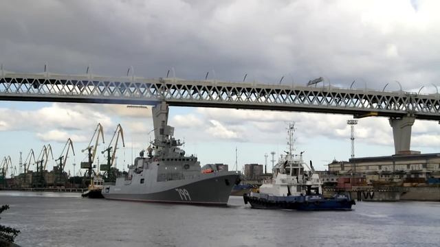 2017-07-02 - Уход фрегата "Адмирал Макаров" пр 11356 из Санкт-Петербурга смотреть онлайн