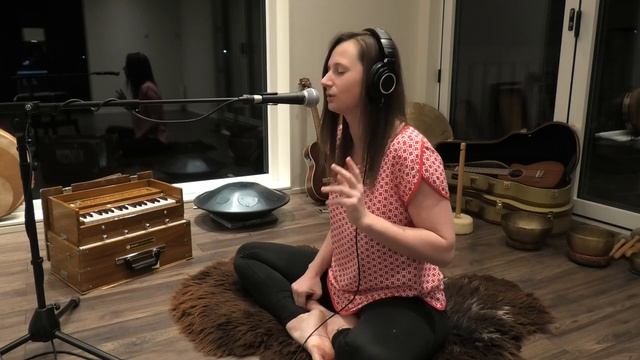 Mantra Gobinde Mukande - Seelengesang Loop смотреть онлайн