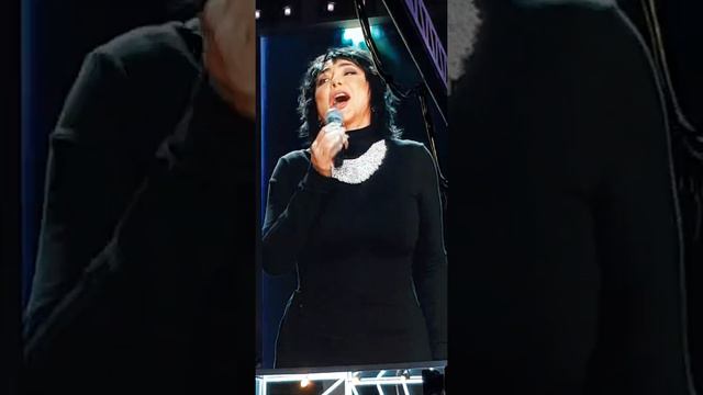 Лолита. Закрытие новой волны 2021 смотреть онлайн